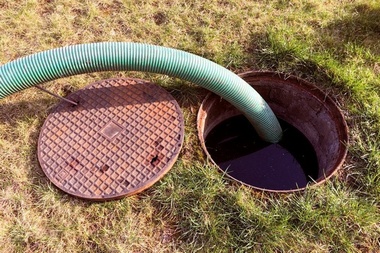 Professional Everett septic tank cleaning in WA near 98203