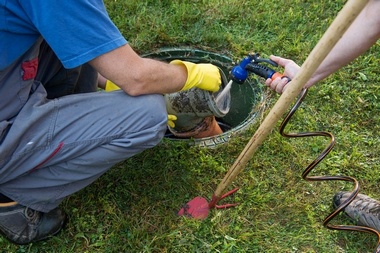 Affordable Lynnwood septic tank cleaning in WA near 98037